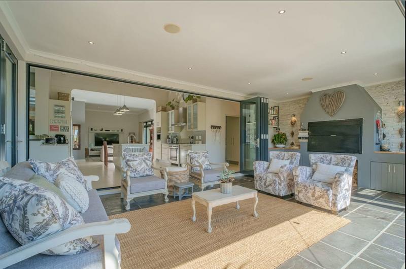 4 Bedroom Property for Sale in Lake Michelle Western Cape
